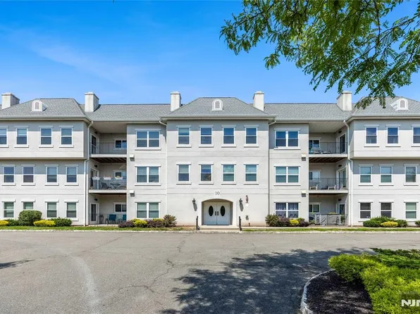 1018 Brittany Dr Unit 1018, Wayne, NJ 07470