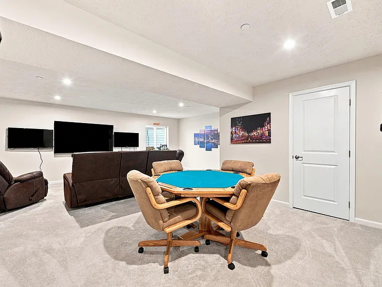 9004 Wellington Ct — Photo 13