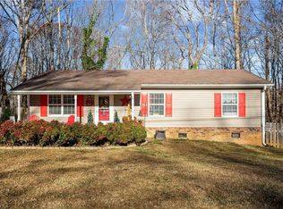805 Pinoak Rd, Greensboro, NC 27455
