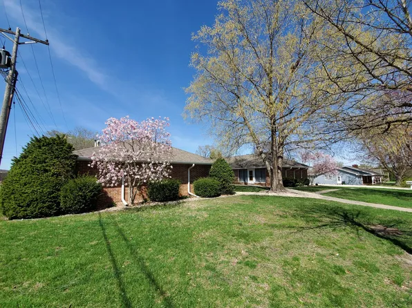 Crescent Drive 2123, 2123 Crescent Dr APT A, Cedar Falls, IA 50613