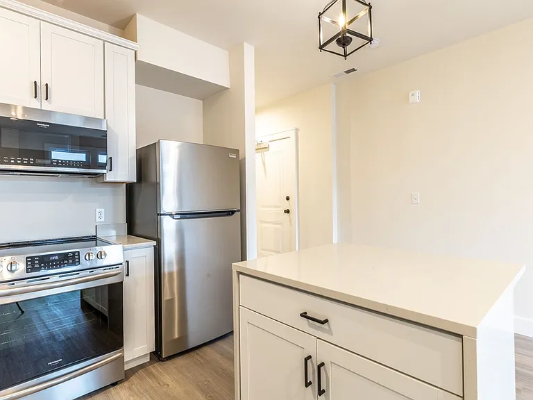 1135 Rose Hill Dr — Photo 44