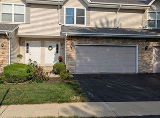 1148 Rose Dr, Sycamore, IL 60178