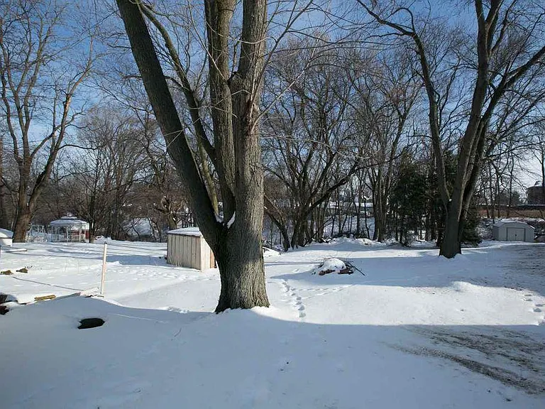 1064 Rush St — Photo 13