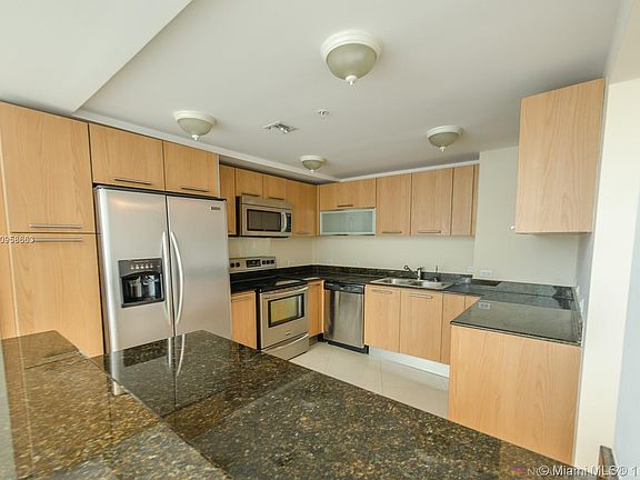 3rd image of 3030 NE 188th St APT 702