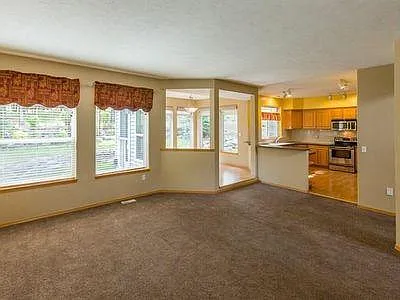 Livingroom to Kitchen/Dining Room