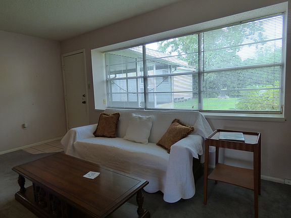 5th image of 430 Broken Bough Dr