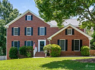 1947 Emerson Lake Cir, Snellville, GA 30078