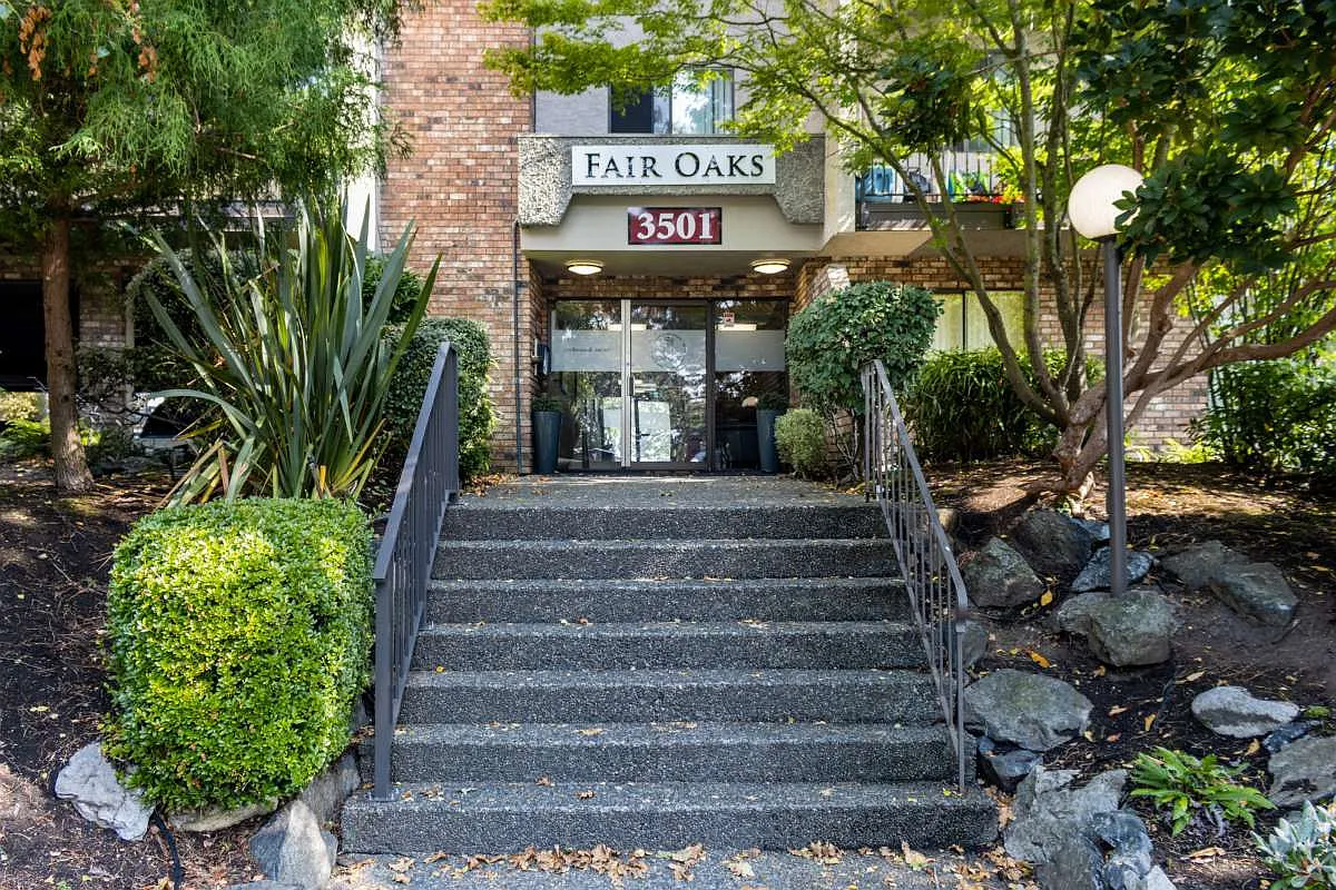 Fair Oaks Apartments — Photo 2
