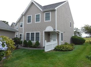 13 Schooner Ln, Quincy, MA 02171