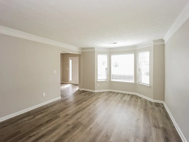357 Cobblestone Ct — Photo 5