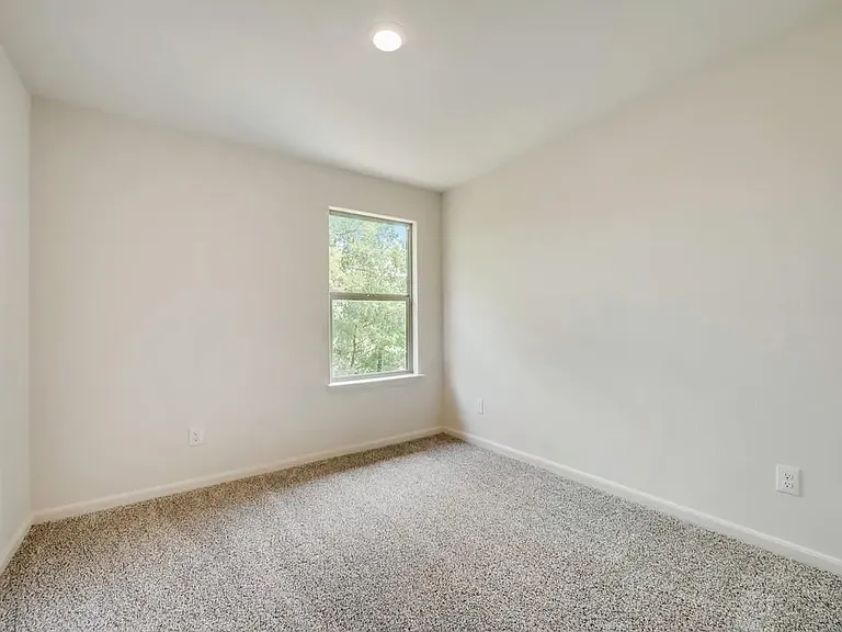 1224 Parker Dr — Photo 8