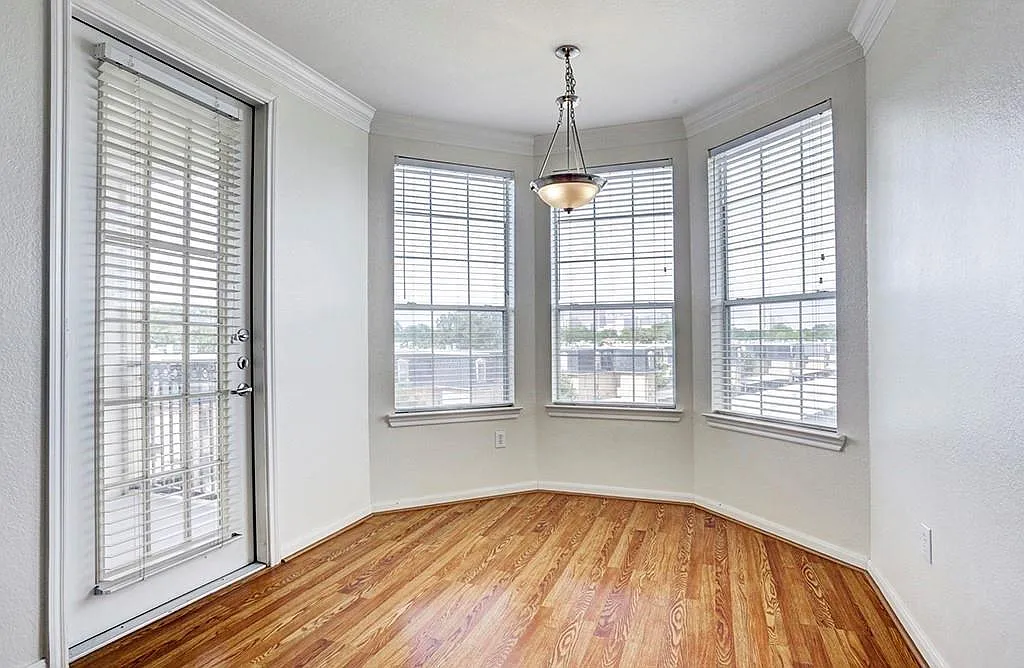 2 bed, 2.0 bath, 1208 sqft, $1,750 — Photo 4
