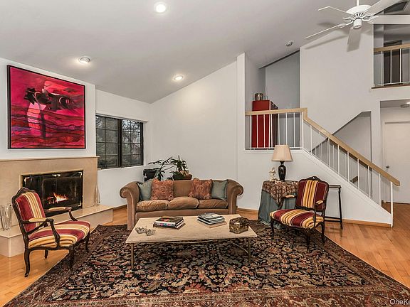 3rd image of 232 Linnet Court