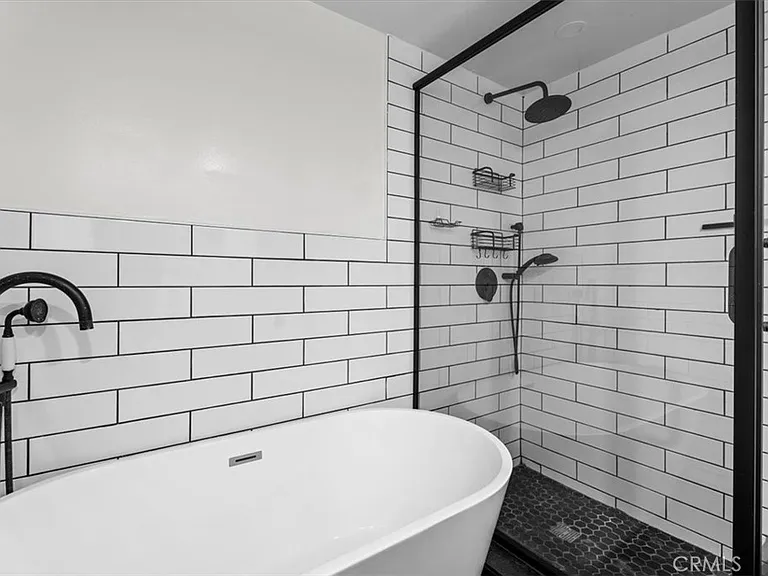 6752 Hillpark Dr #303 — Photo 12