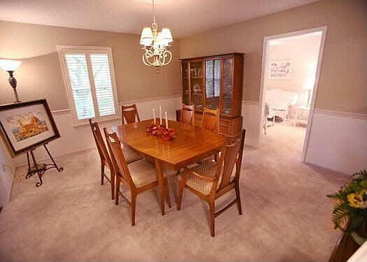 4th image of 803 Firestone Ln