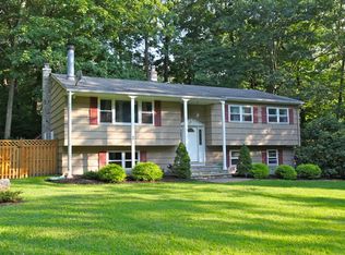 10 Choctaw Trl, Ringwood, NJ 07456