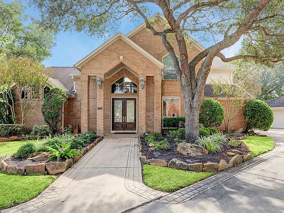 4th image of 2206 Colonial Dr