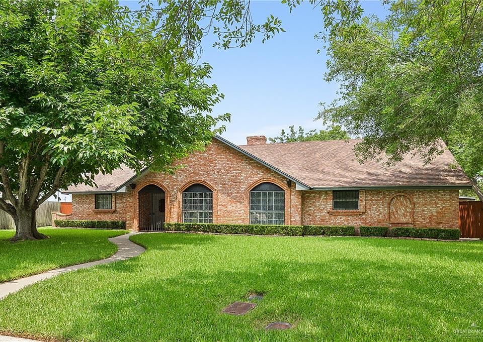 1st image of 1301 Oak Ct
