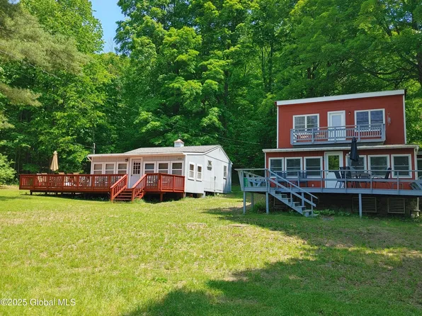 4024 Beach Lane, Putnam Station, NY 12861