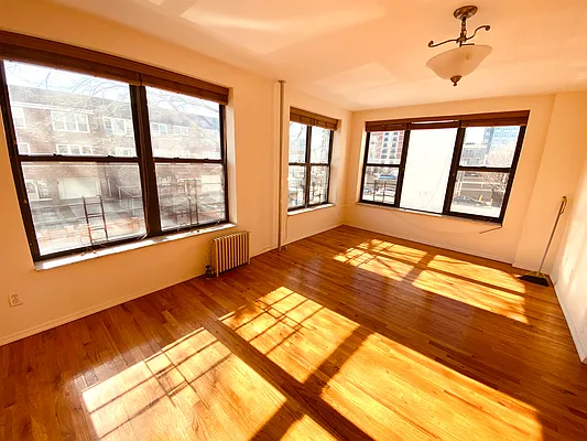 Rented by Voro, LLC | media 8