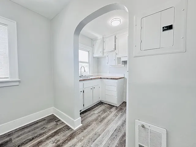 breakfast/Dining area, kitchen beyond