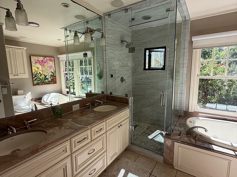 250 Manor Dr — Photo 11