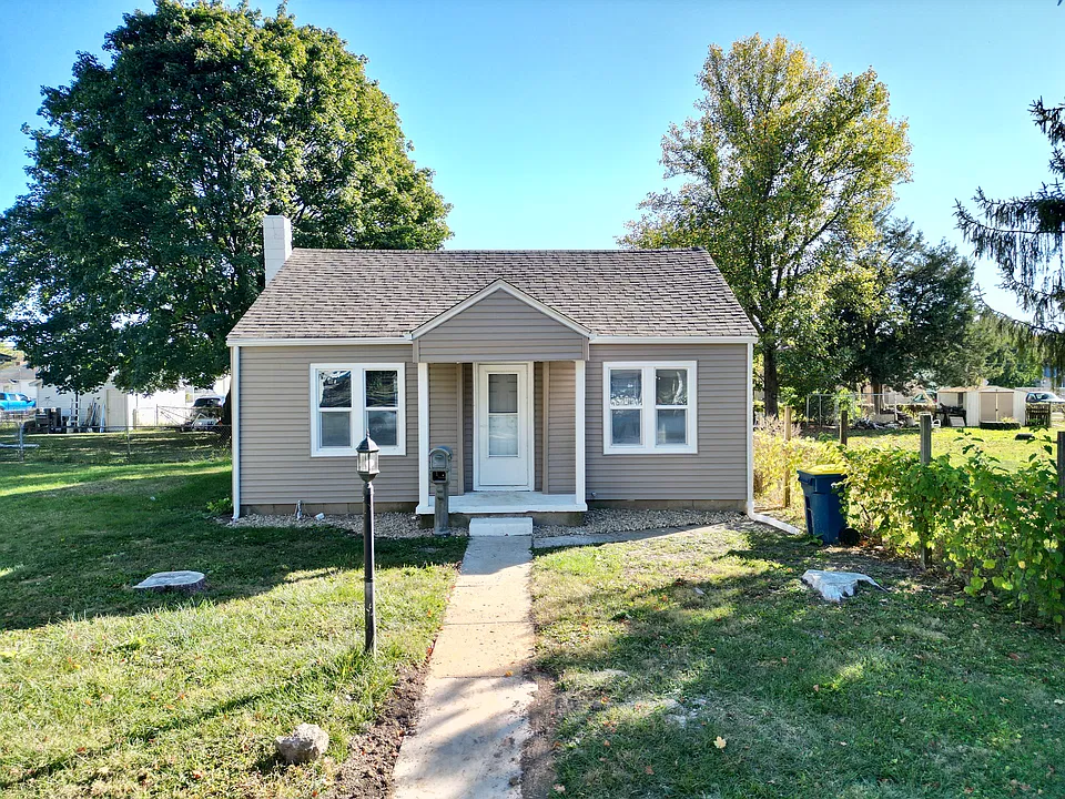 1635 W Euclid Ave