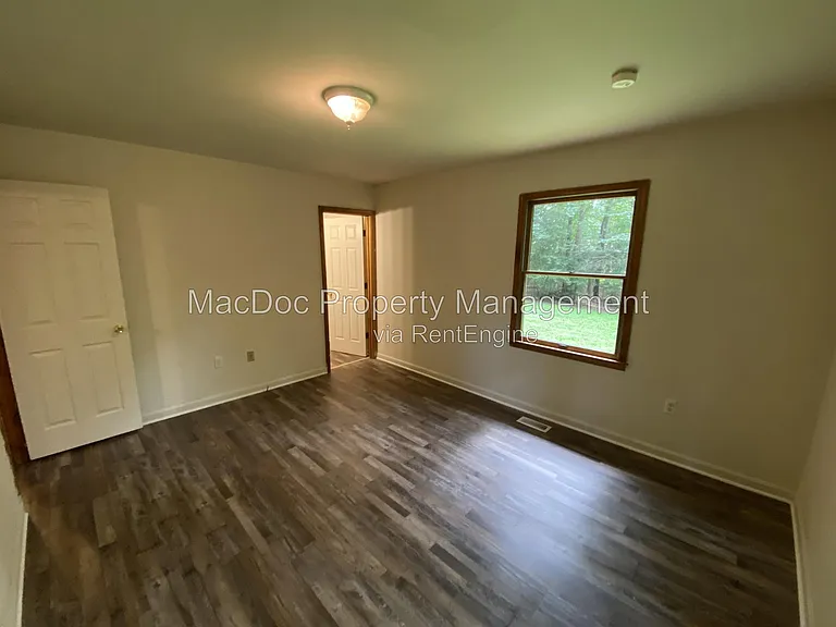 8302 Delegate Dr — Photo 25