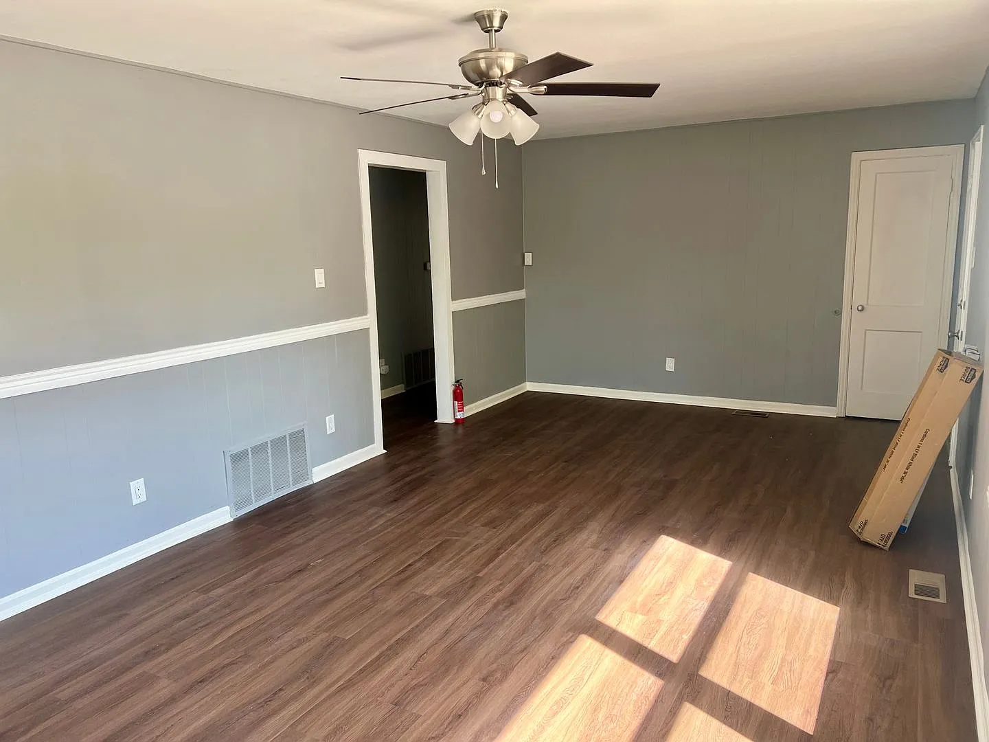 Adorable Remodeled 2 Bedroom In Old North End — Photo 3