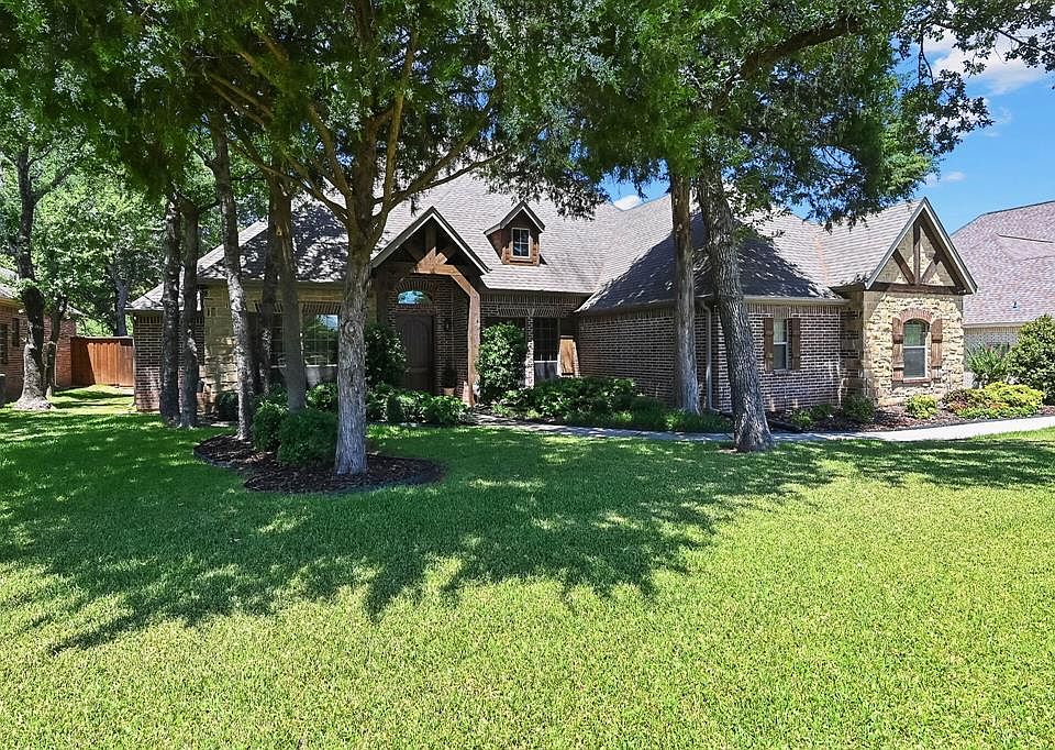 1st image of 600 Waterchase Dr