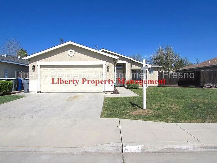 2627 Santa Ana Ave photo 1