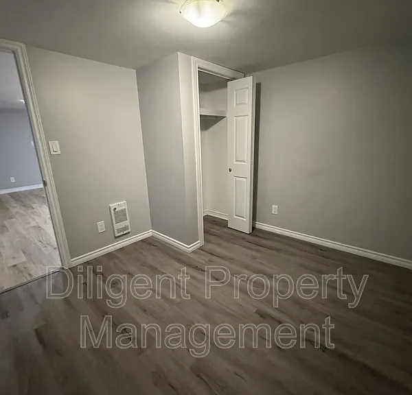 736 Stormont St #LOWER — Photo 27