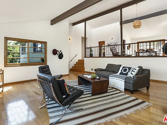 4th image of 4666 Nob Hill Dr