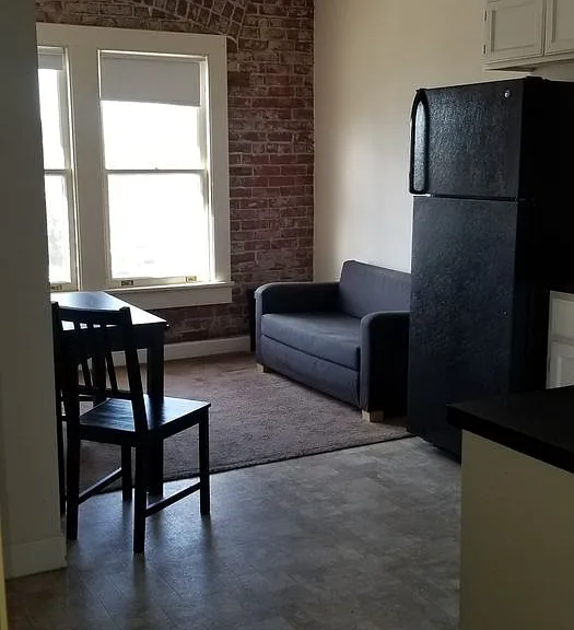 115 E 3rd St — Photo 18