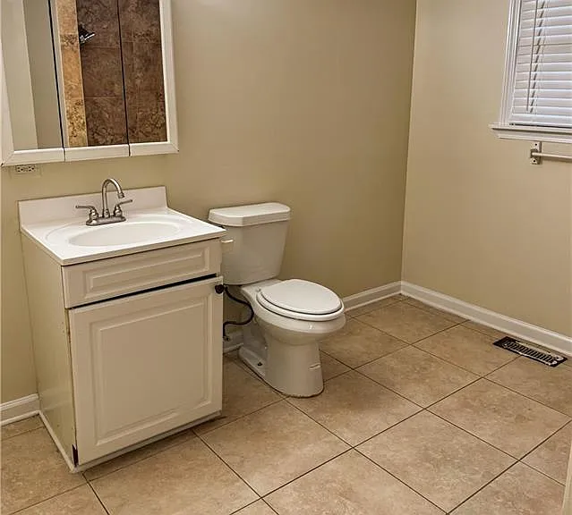 1637 Columbia Dr — Photo 3
