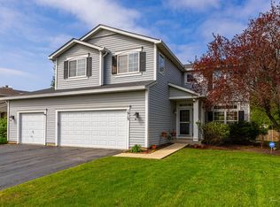 1913 Apple Valley Rd, Bolingbrook, IL 60490