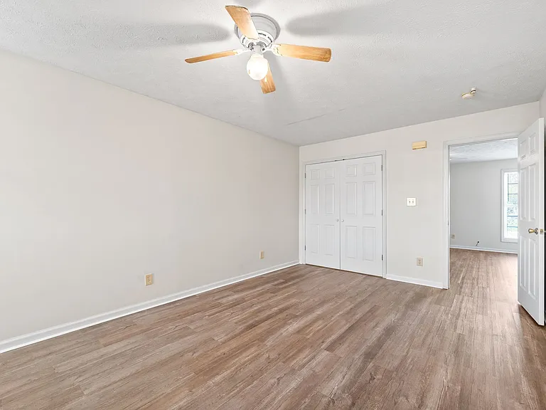 280 Thompsonville Ln #C — Photo 8