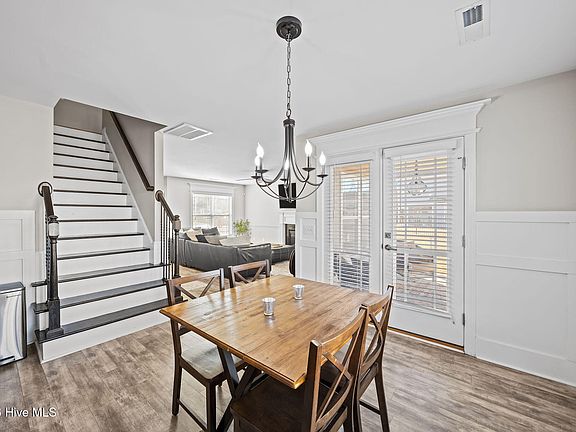 5th image of 2203 Great Laurel Court