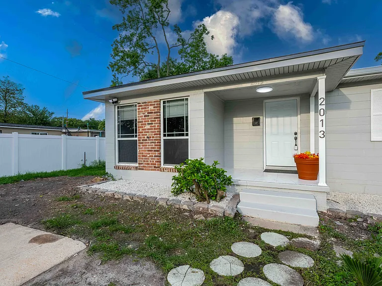 2013 Ronald Ln — Photo 17