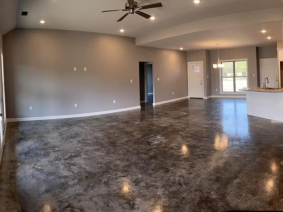 3rd image of 4701 Edgemont Dr