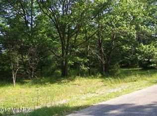 926 E River Rd, Muskegon, MI 49445