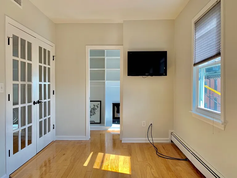 105 Bartlett St #3 — Photo 5