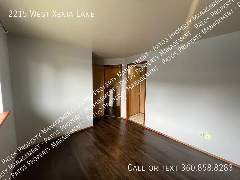 2215 W Xenia Ln — Photo 8
