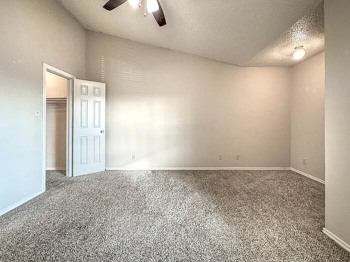 405 S Elm St #207 — Photo 8