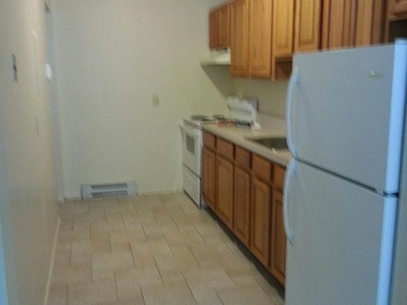 4th image of 1033 Whalley Ave