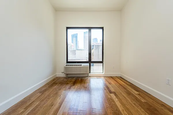 Rented by Nooklyn NYC LLC | media 124