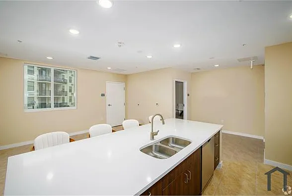 203 N University Dr — Photo 33