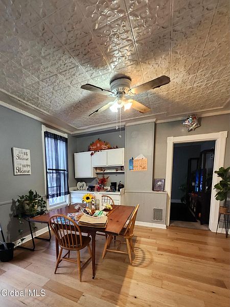 4th image of 261 5th Avenue