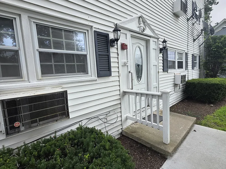 819 Douglas Turnpike — Photo 10
