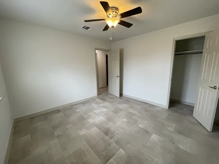 109 Green Meadows Blvd — Photo 2